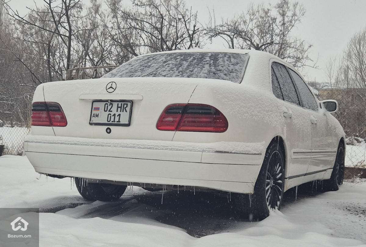 Mercedes benz w210 - image 8