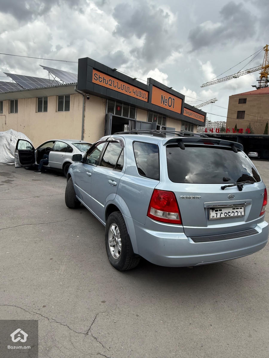 Kia Sorento - image 8