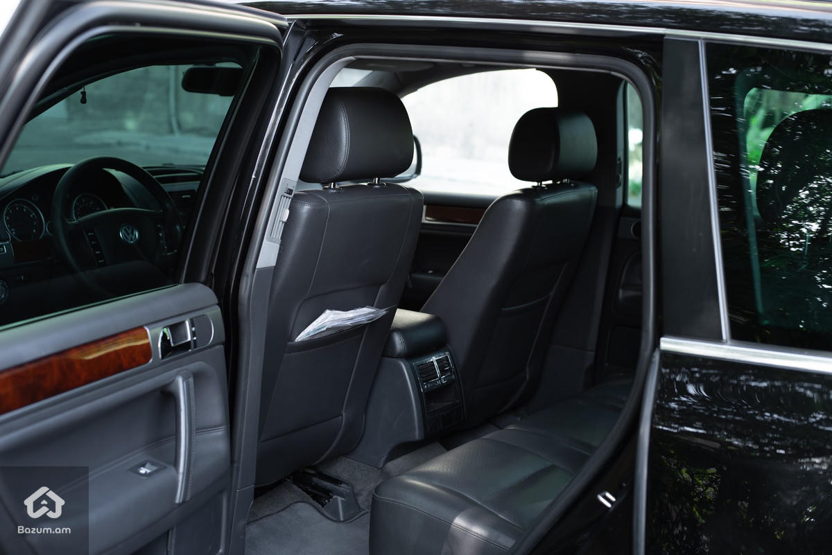 Volkswagen Touareg - image 7