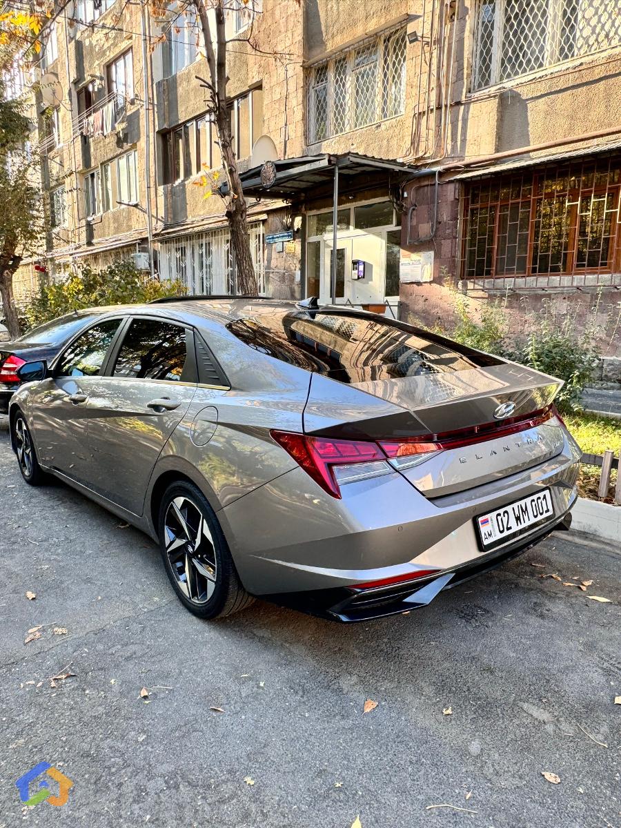 Elantra Limited Full - image 3