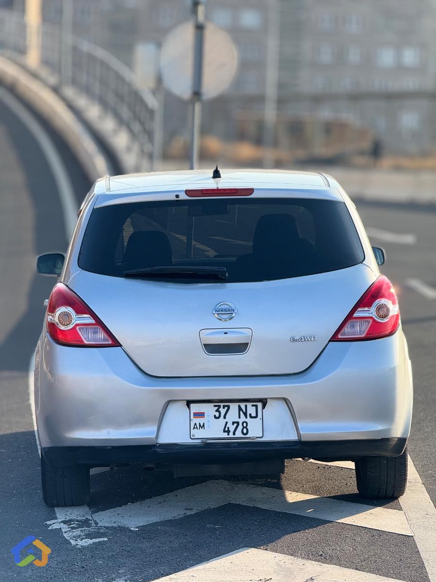 Nissan Tiida - image 18