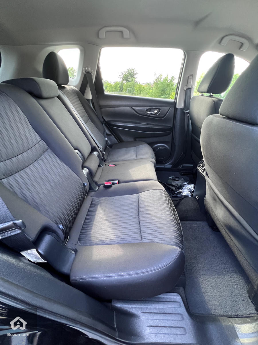Nissan Rogue SV(AWD) - image 12