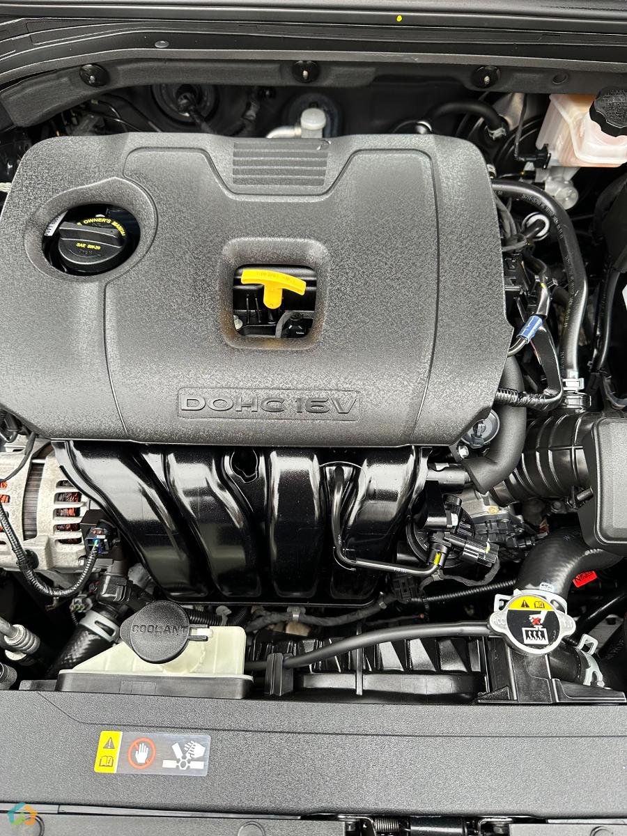 Hyundai Elantra - image 19