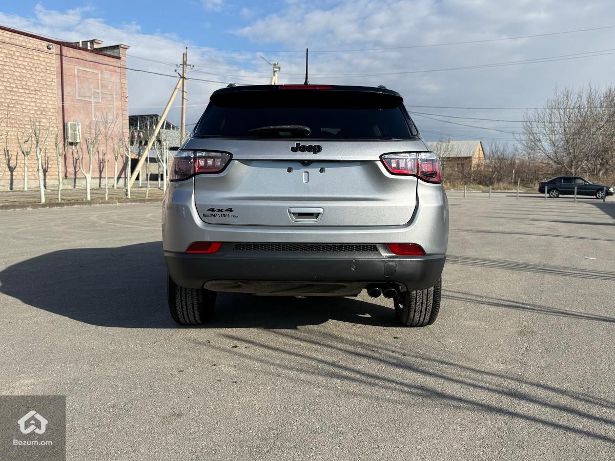 JEEP COMPASS LATITUDE AWD 2019 - image 4