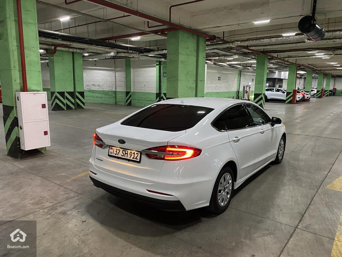 Ford Fusion - image 3