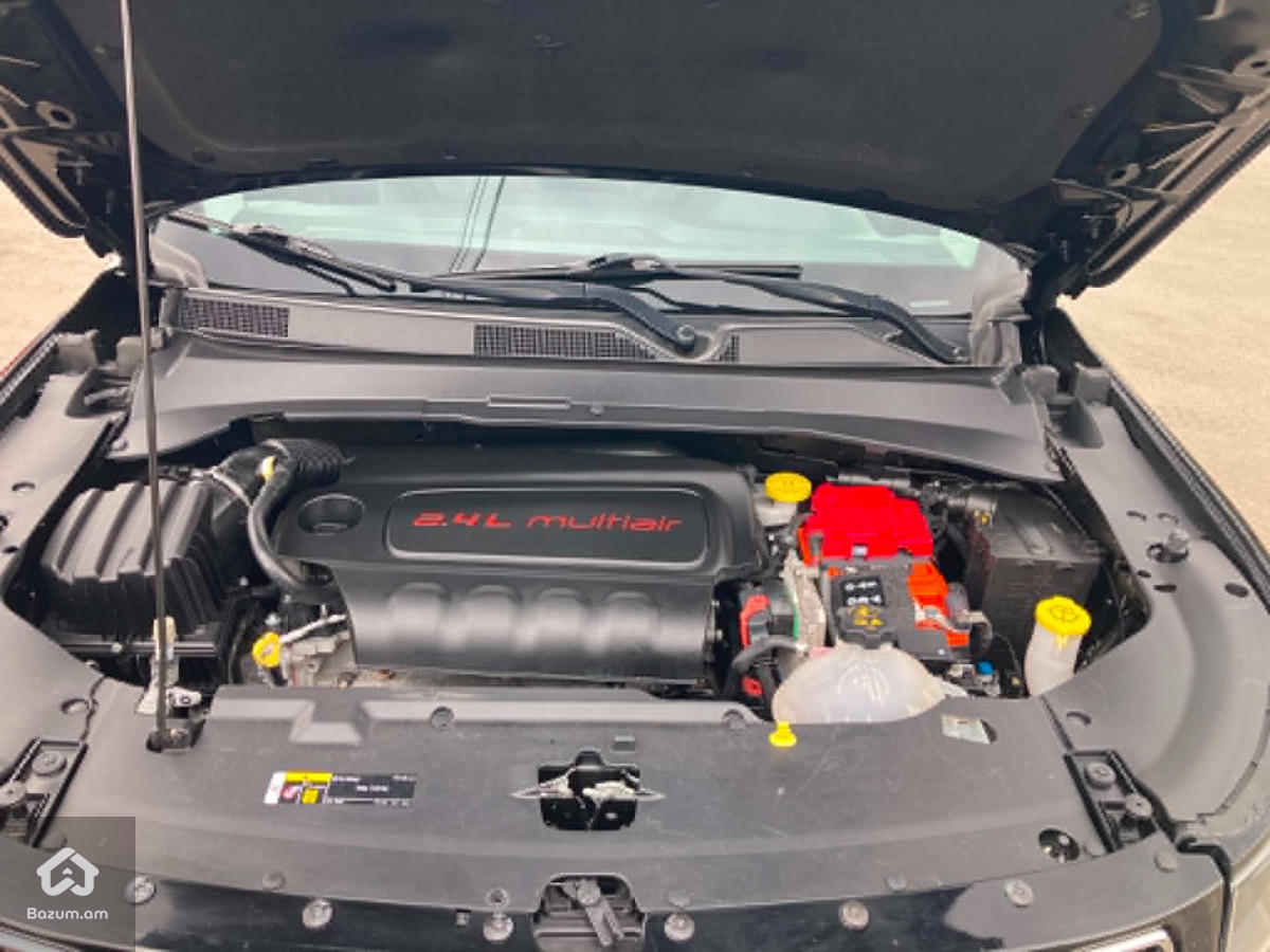 2019 Jeep Compass, Latitude 4X4 - image 18