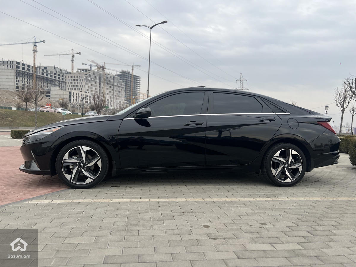 Hyundai Elantra Sel Plus - image 3