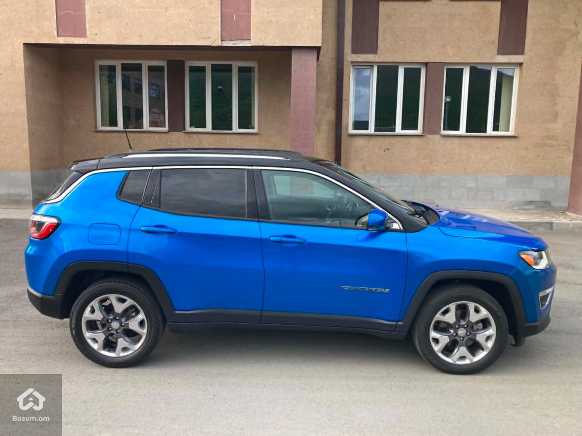 2020 Jeep Compass, Limited 4X4 - image 4