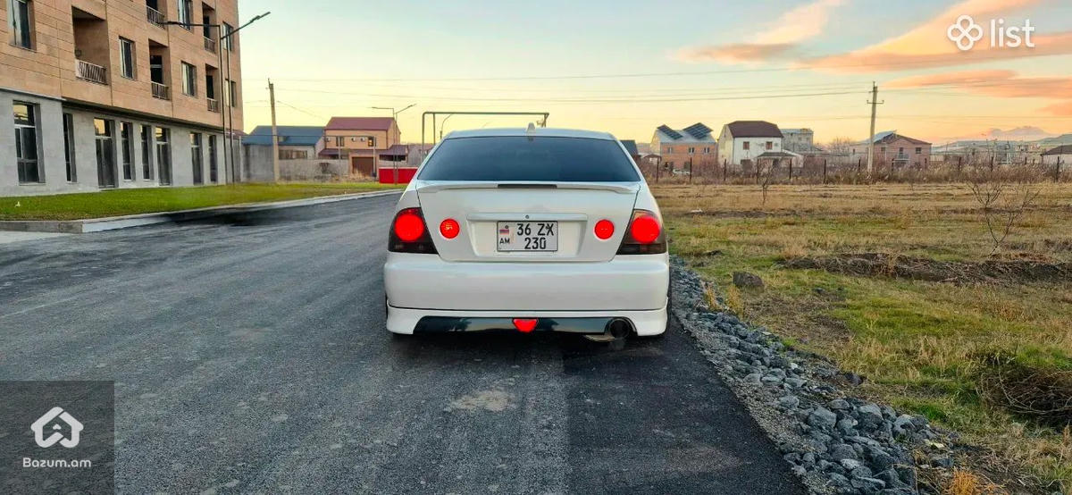 Toyota Altezza - image 9