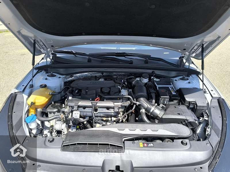 Kia K5 - image 9