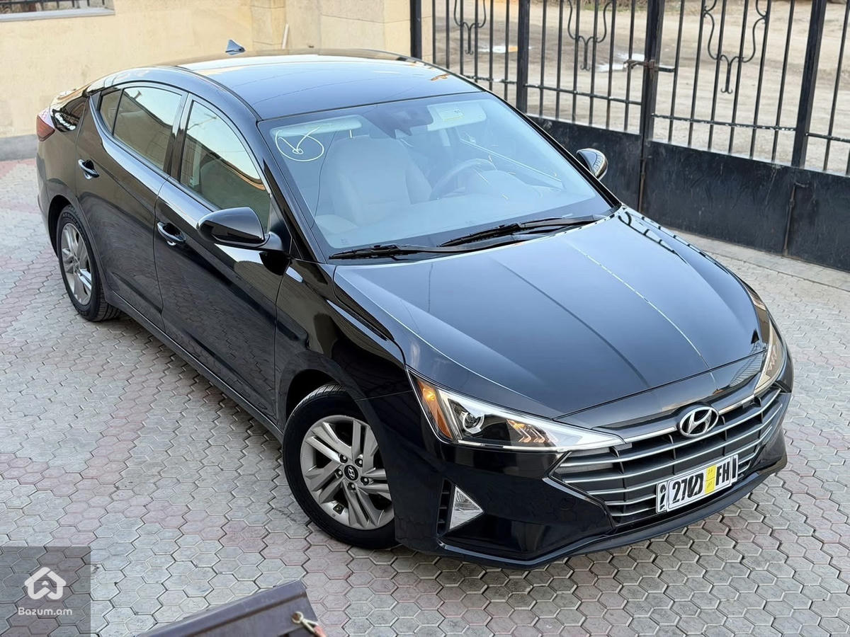 Hyundai Elantra Sel - image 2