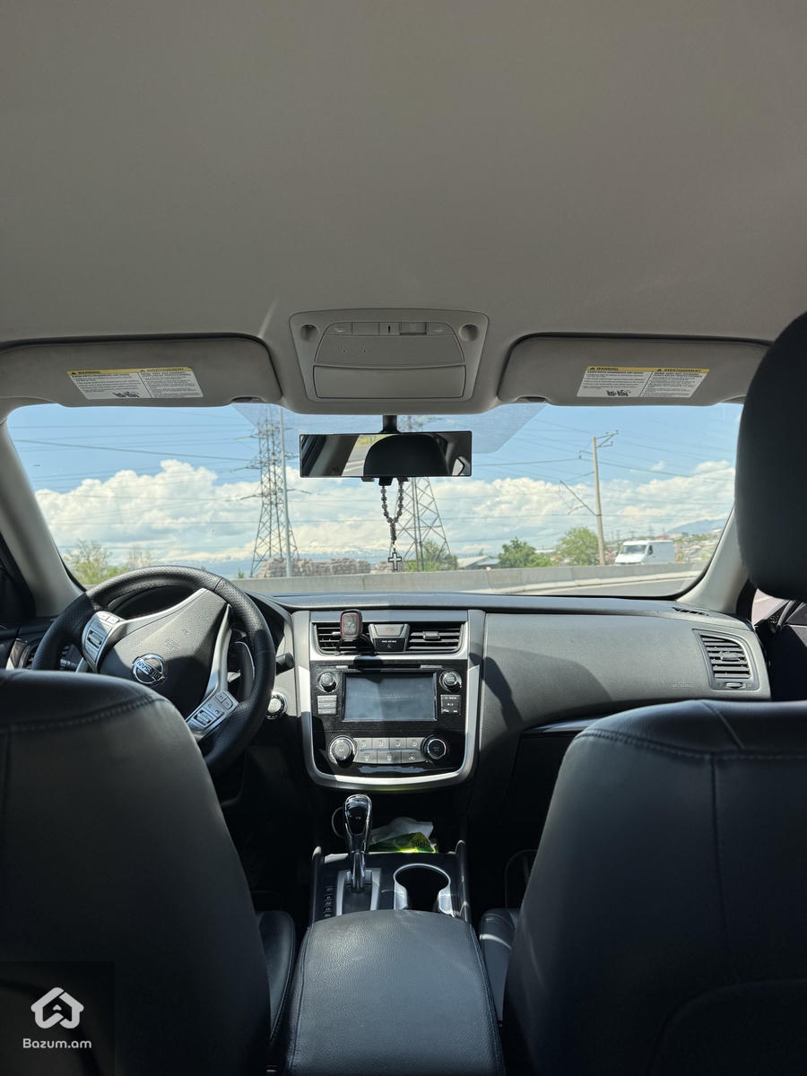 Nissan Altima SR - image 12