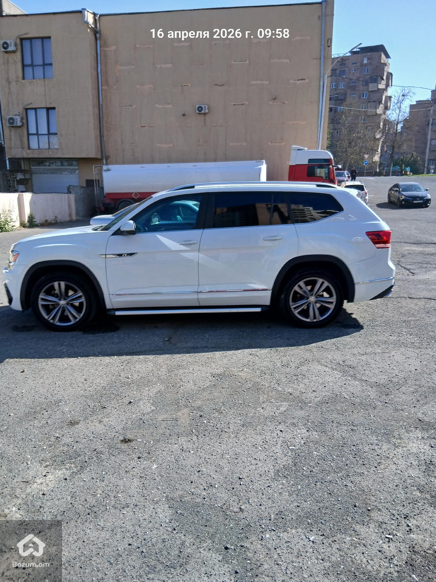 Volkswagen Atlas R-Line  - image 5