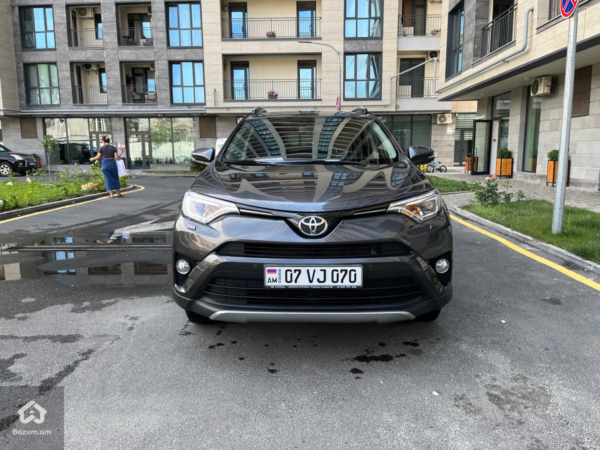 Toyota Rav4 - image 2