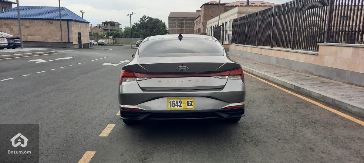 Hyundai Elantra 2021 - image 3