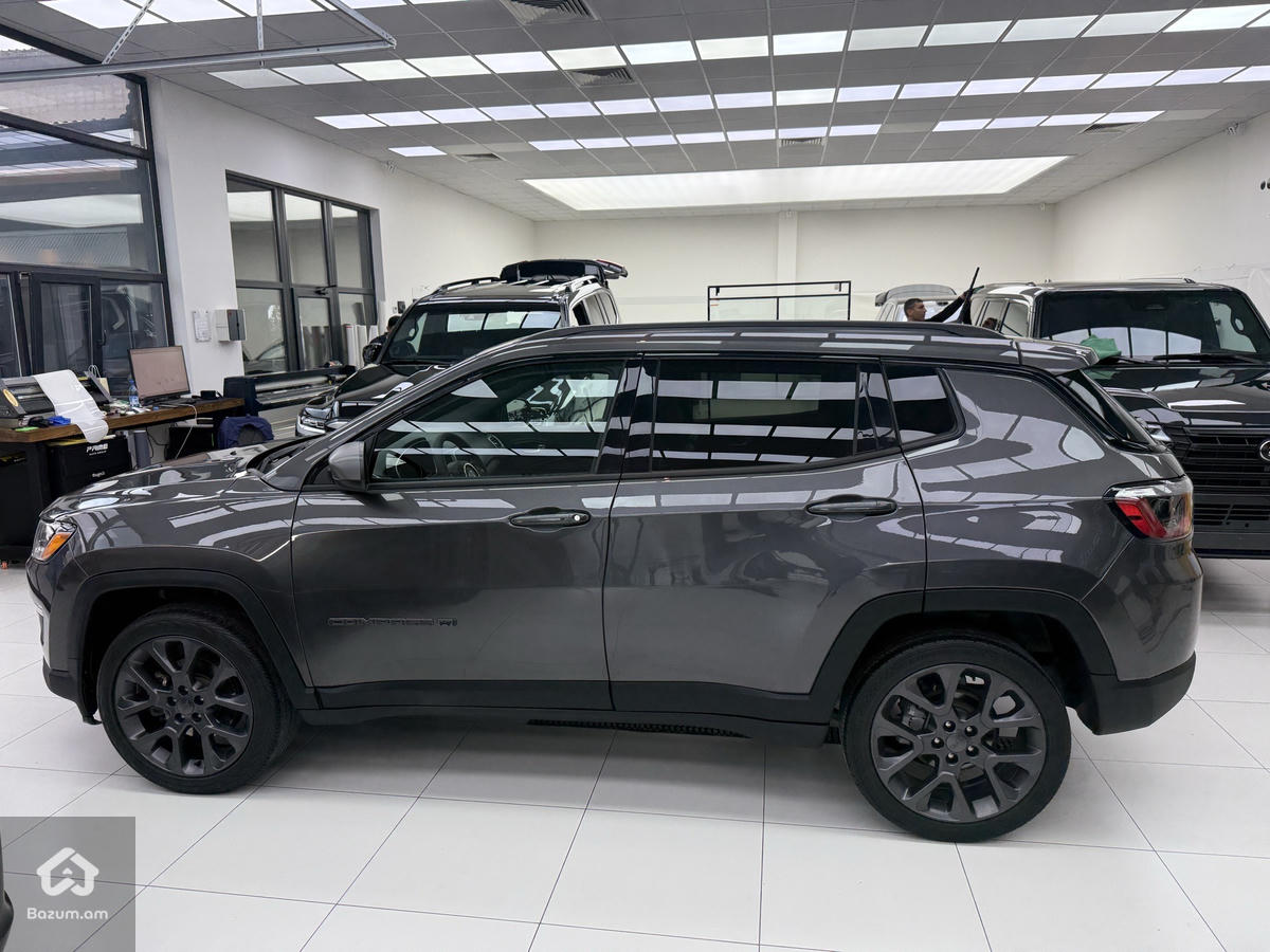 Jeep Compass 80 TH Anniversary 4x4 - image 8