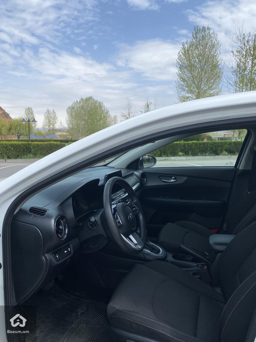 Kia Forte LXS - image 5