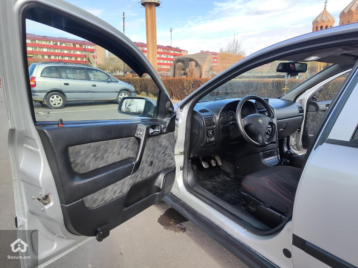 Opel Astra - image 3