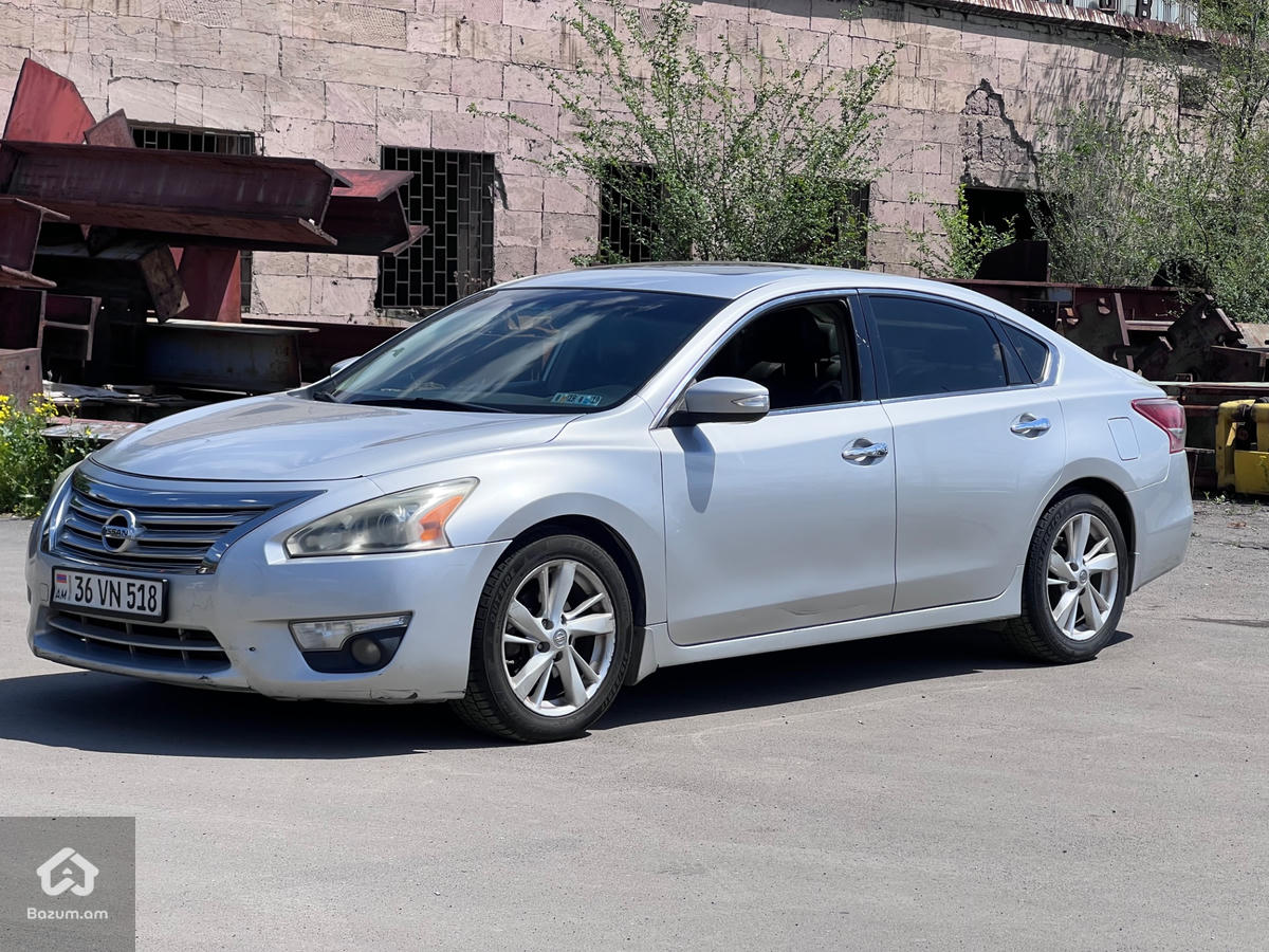 Nissan Altima - image 3