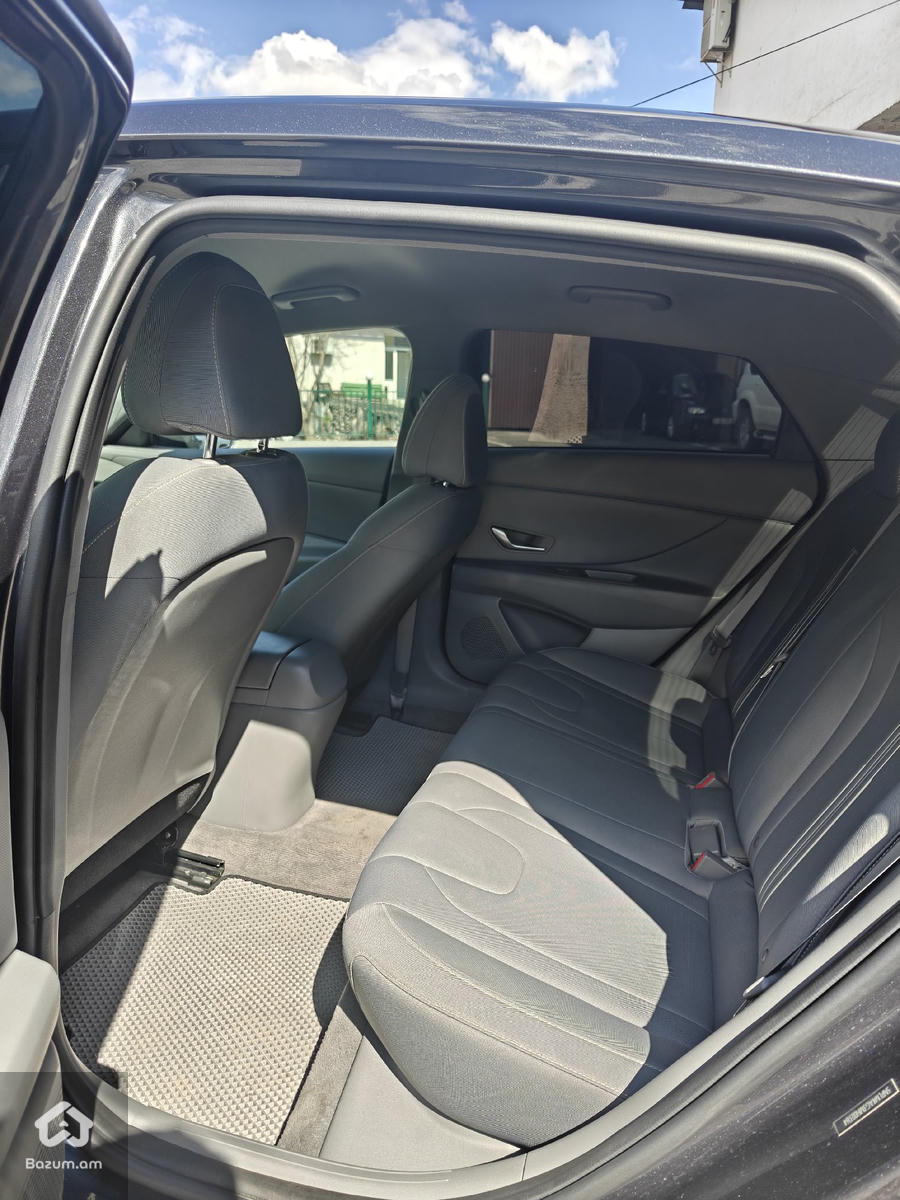 Hyundai elantra cn7 2021 - image 10