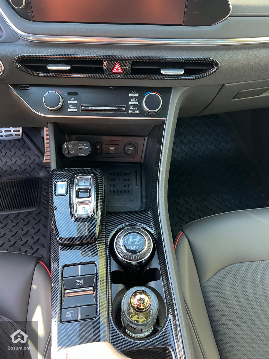 Hyundai Sonata - image 14