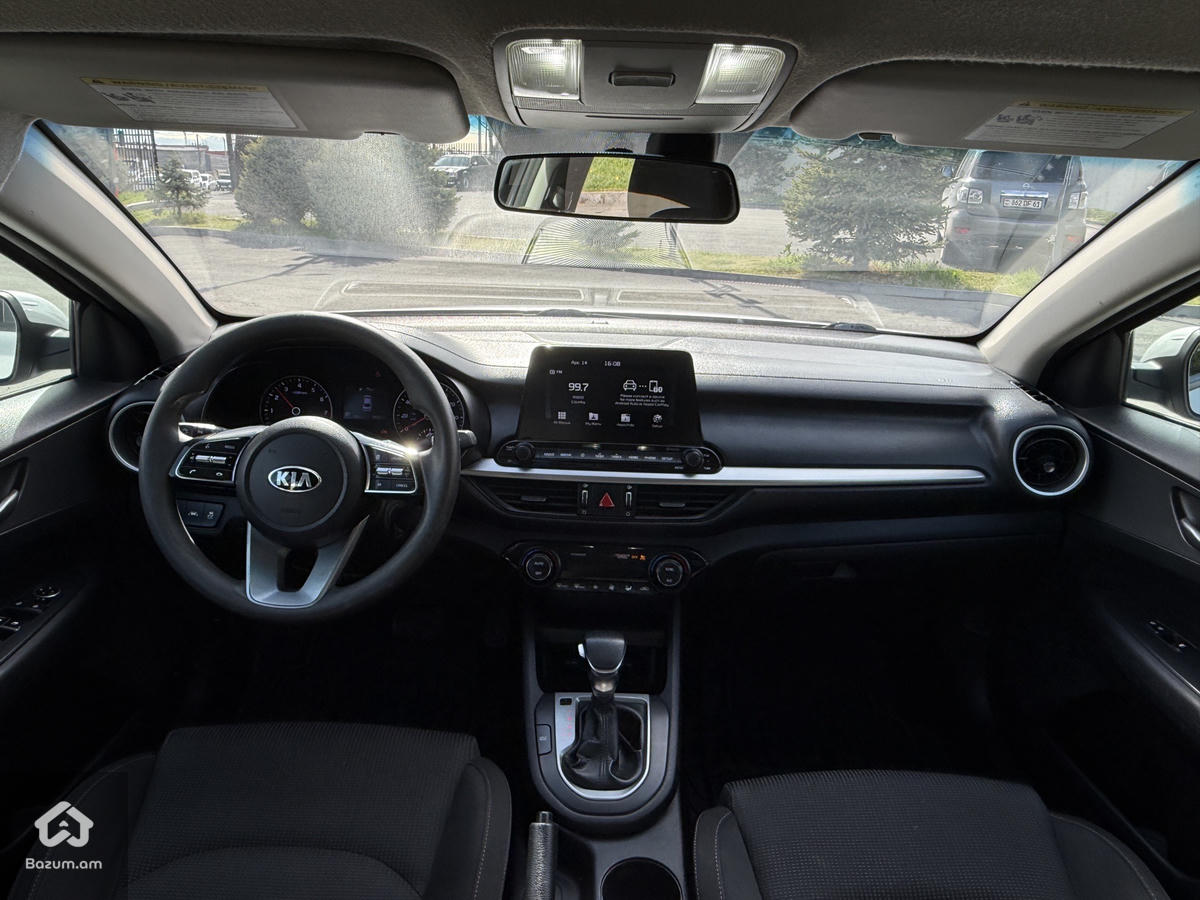 kia Forte - image 10