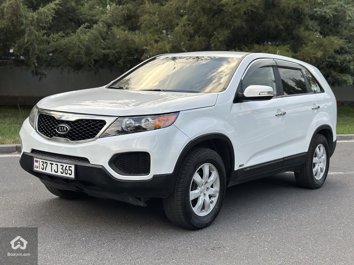 kia Sorento - image 2
