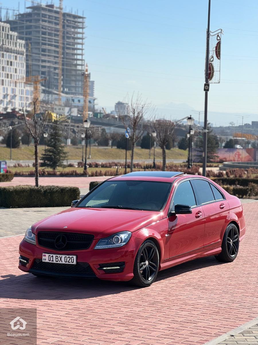 Mercedes Benz W204 - image 8