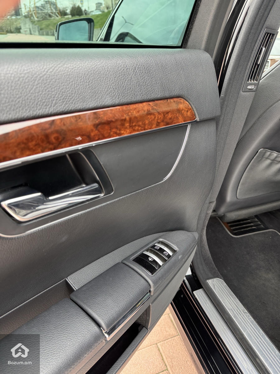 Mercedes Benz S550 - image 28