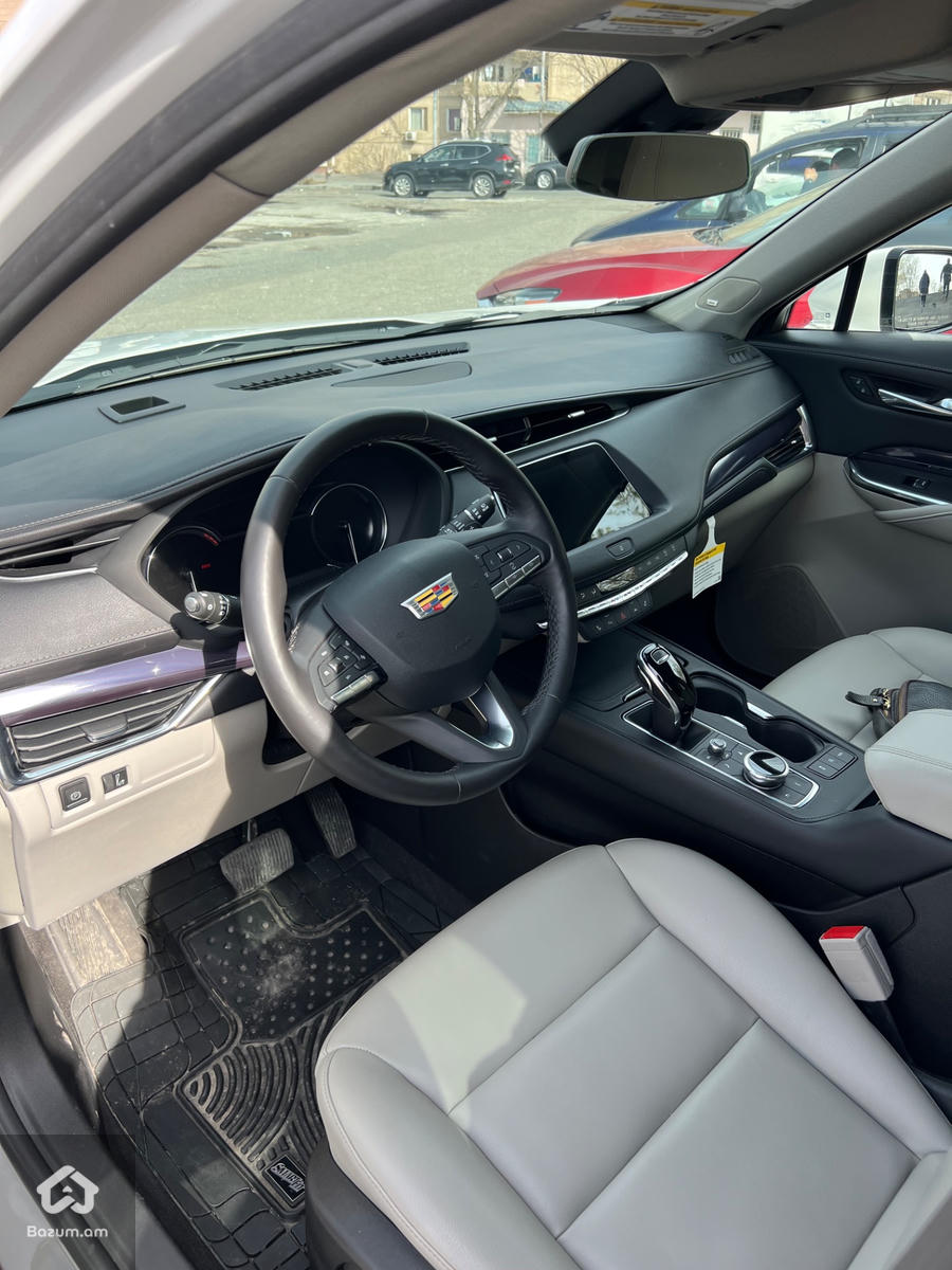 CADILLAC xt4  - image 6