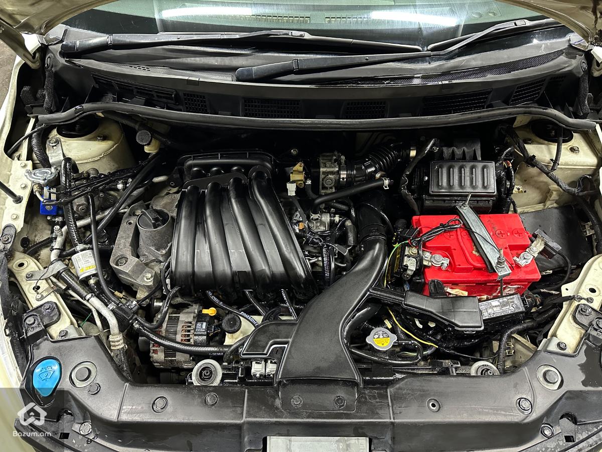 Nissan tiida  - image 10