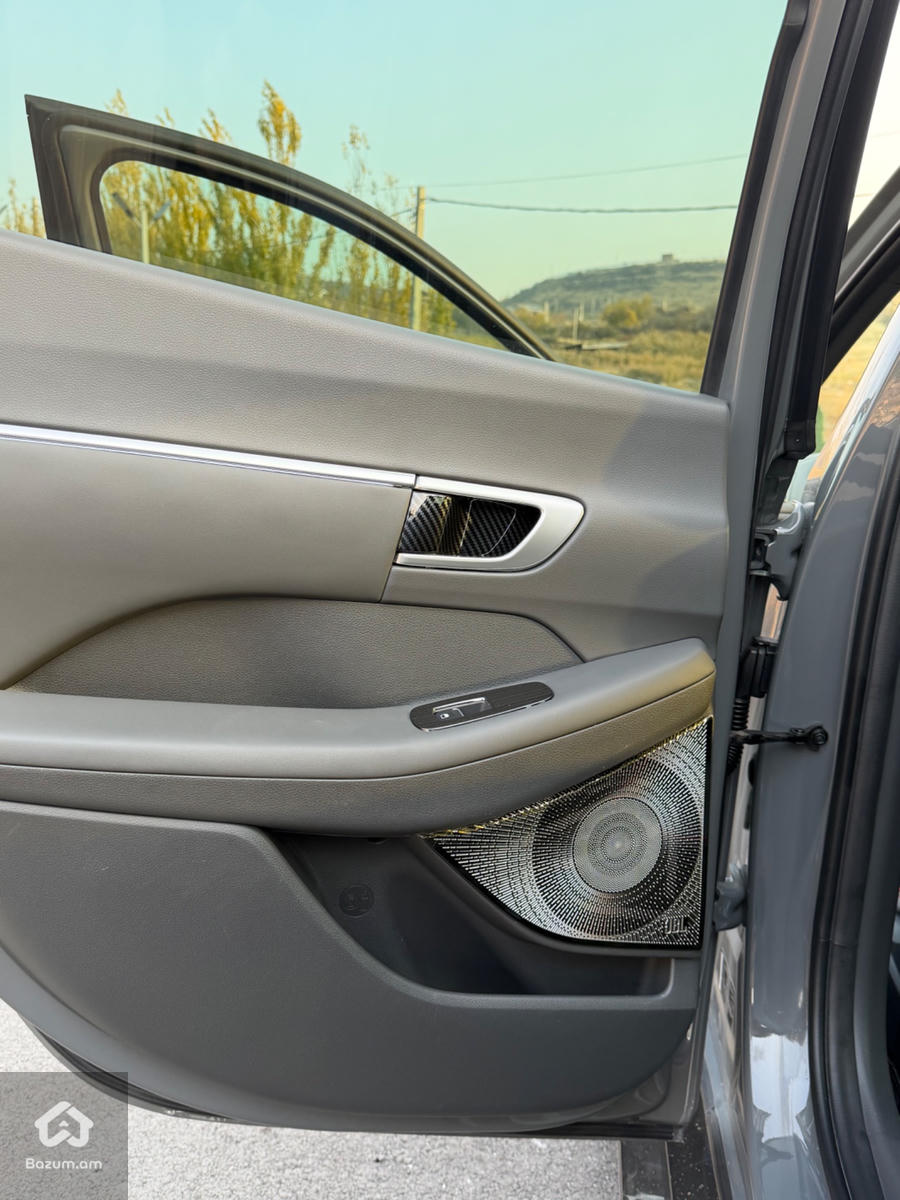 Hyundai Sonata - image 11