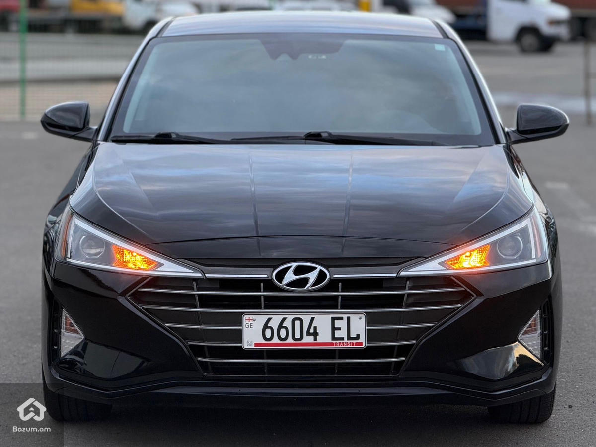 Hyundai Elantra - image 3