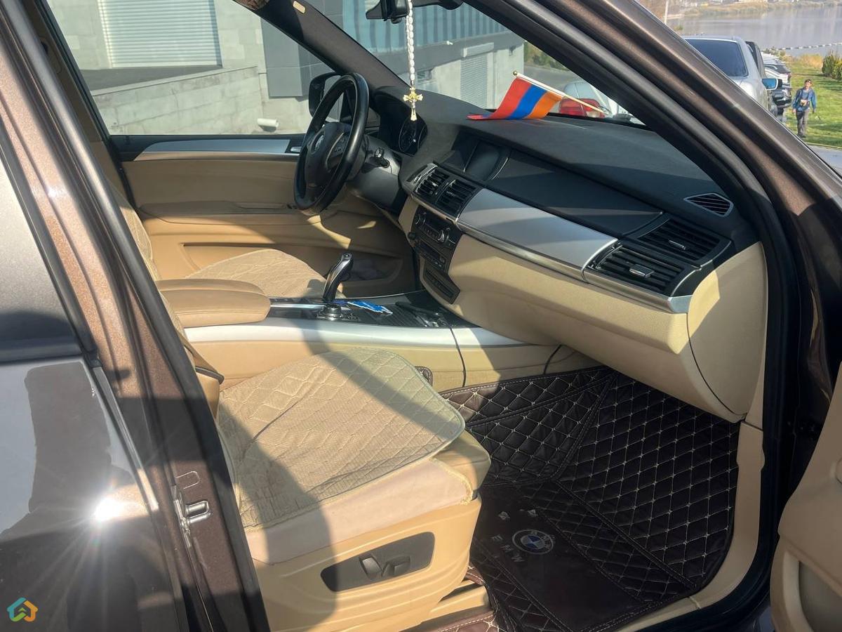 BMW X5 - image 11