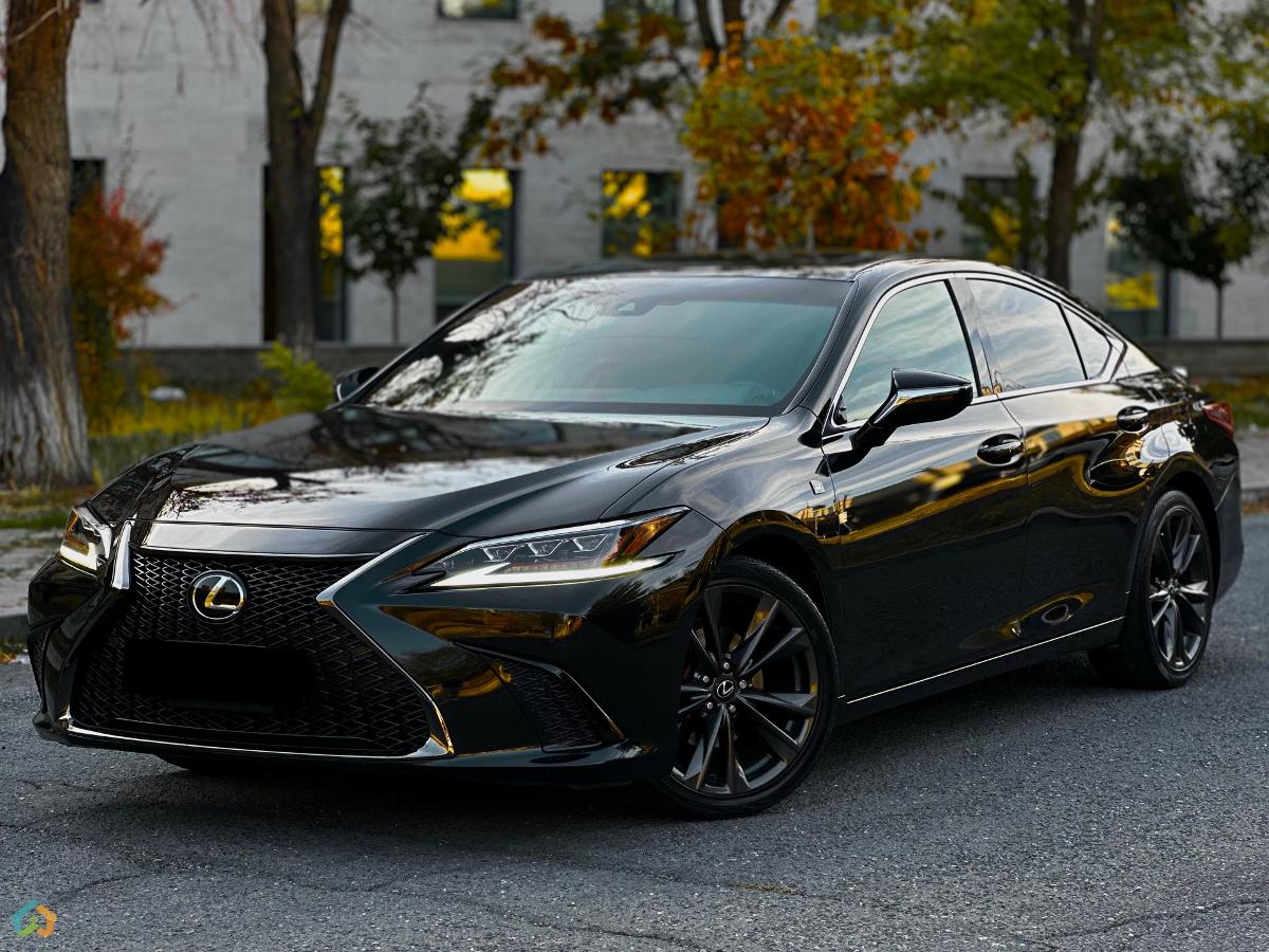 Lexus ES F-Sport 4x4 - image 1
