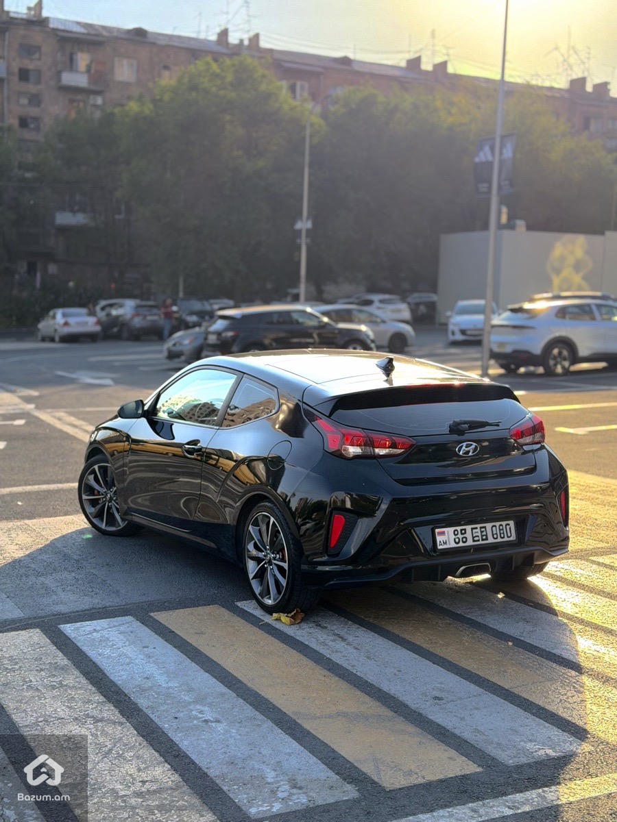 Hyundai Veloster  - image 3