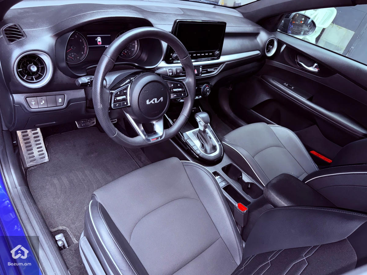 Kia Forte Gt line - image 9