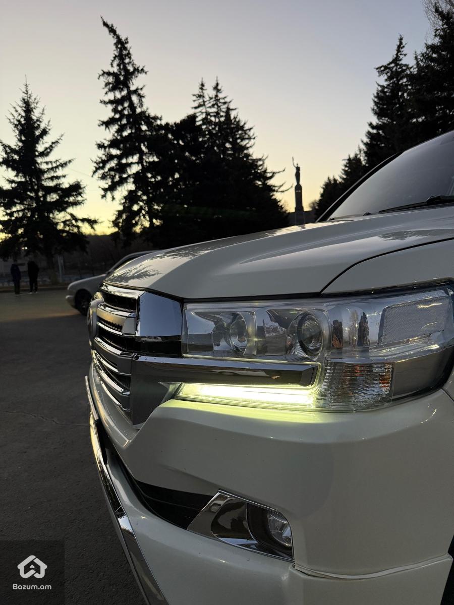 Toyota LC200 - image 5