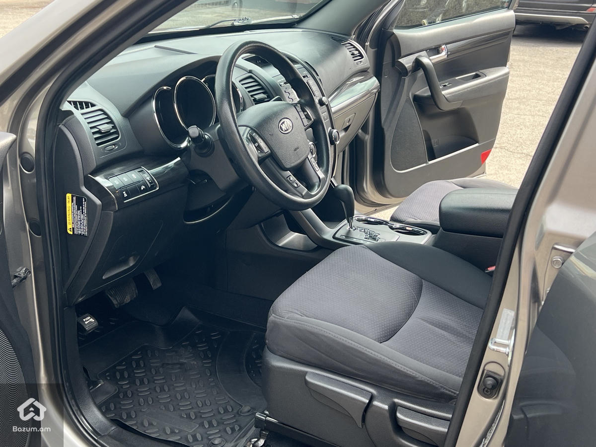 Kia Sorento 2011 - image 7