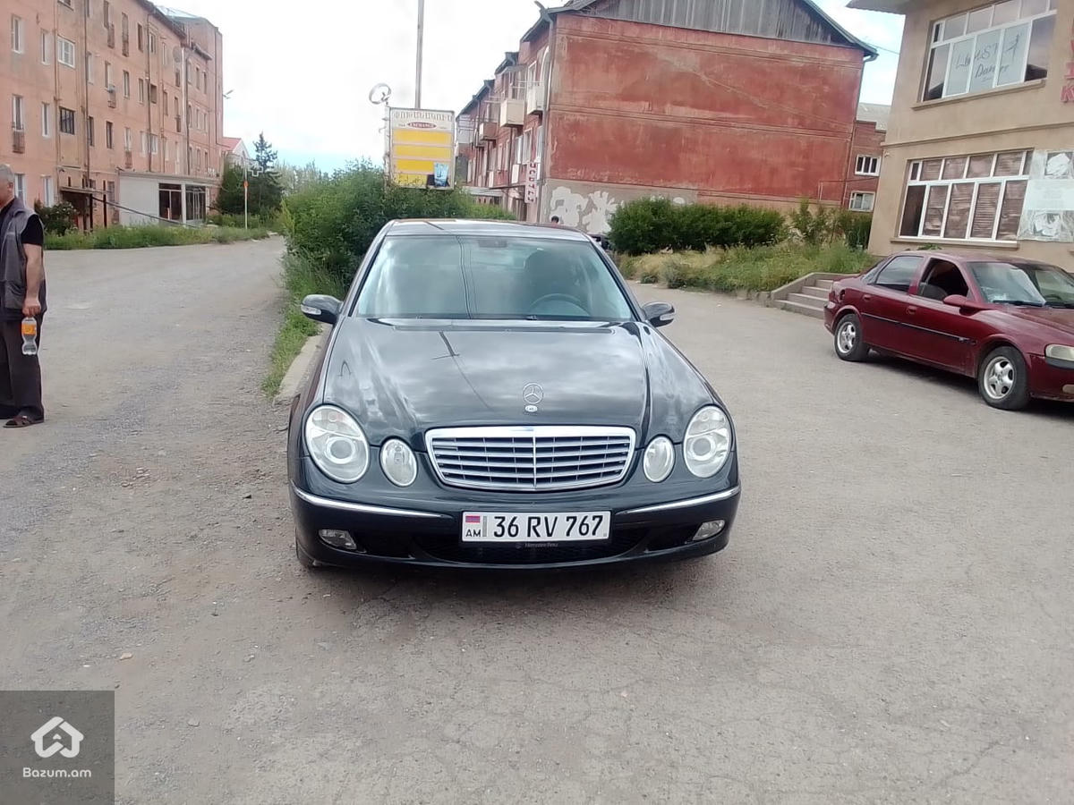 Mercedes Benz  - image 3
