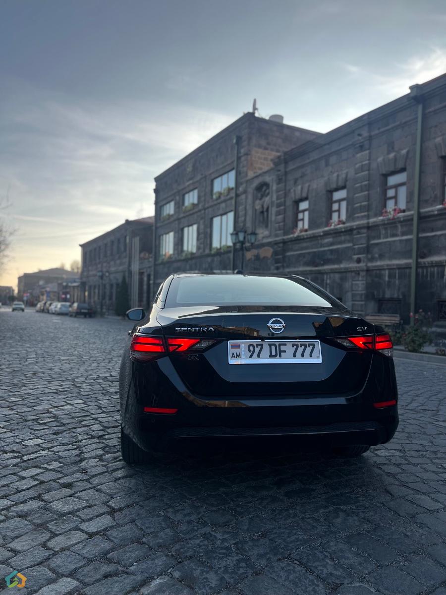 Nissan Sentra - image 13