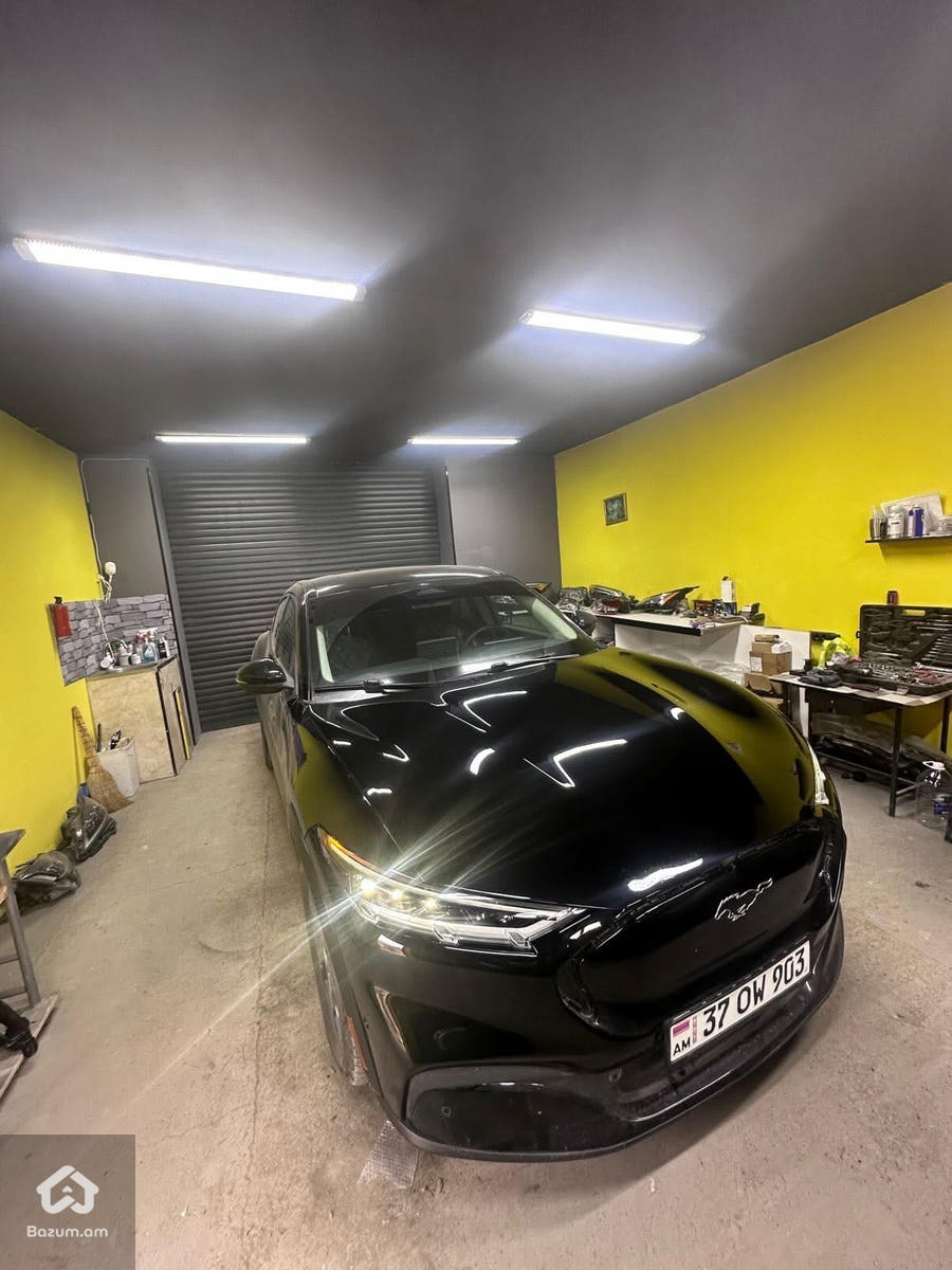 Ford mustang - image 4