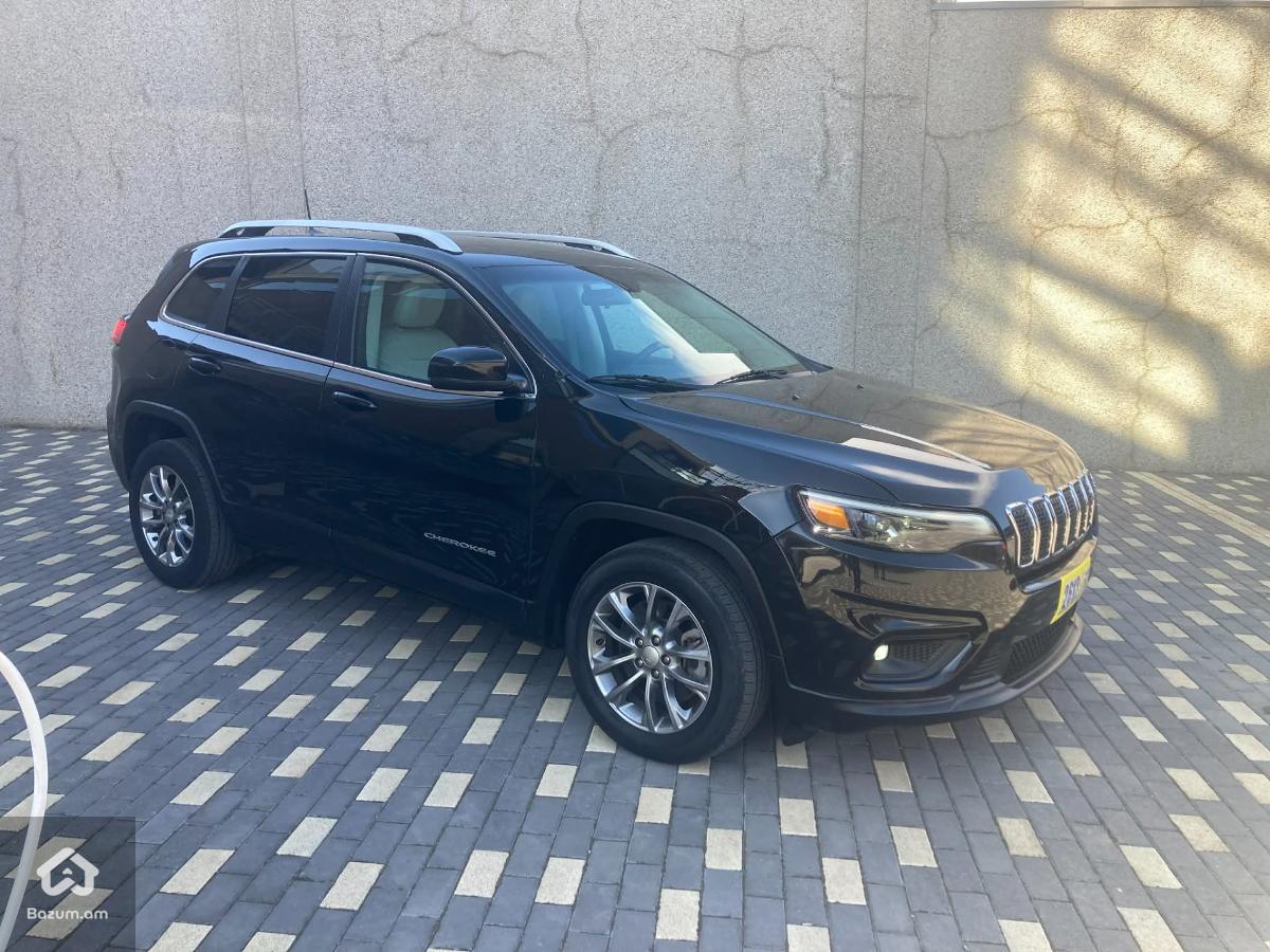 2020 Jeep Cherokee, Latitude Plus - image 7