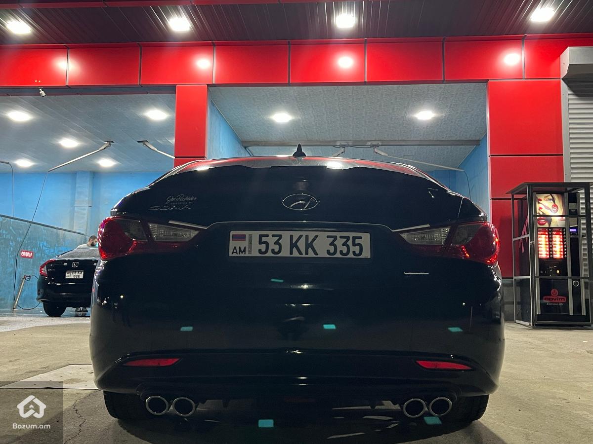 Hyundai Sonata - image 9