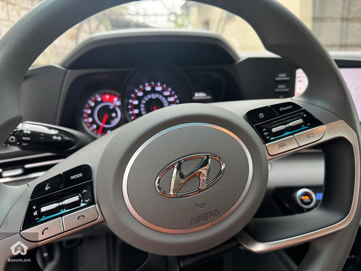 Hyundai Elantra 2023 Sel  - image 9