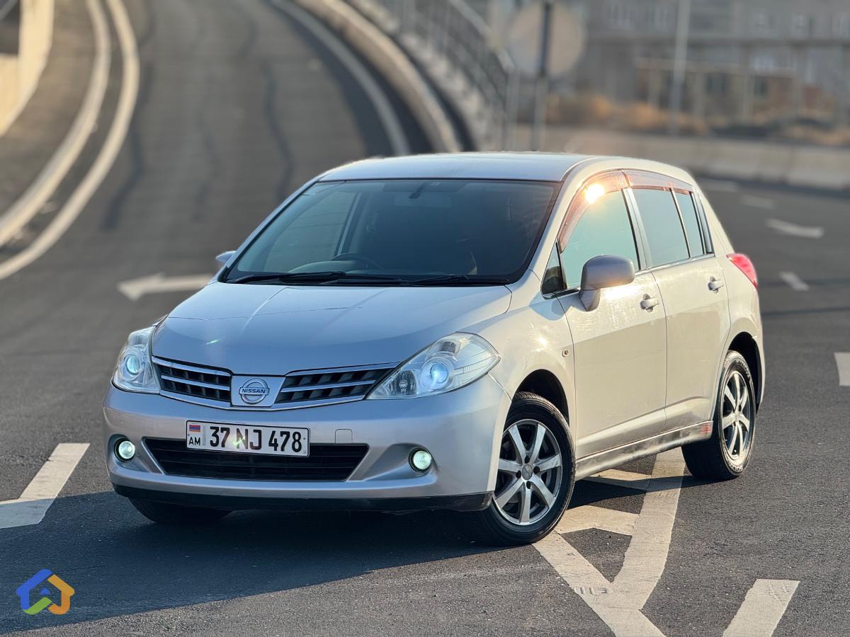 Nissan Tiida - image 17