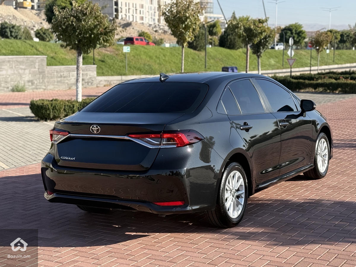 Toyota Corolla - image 9