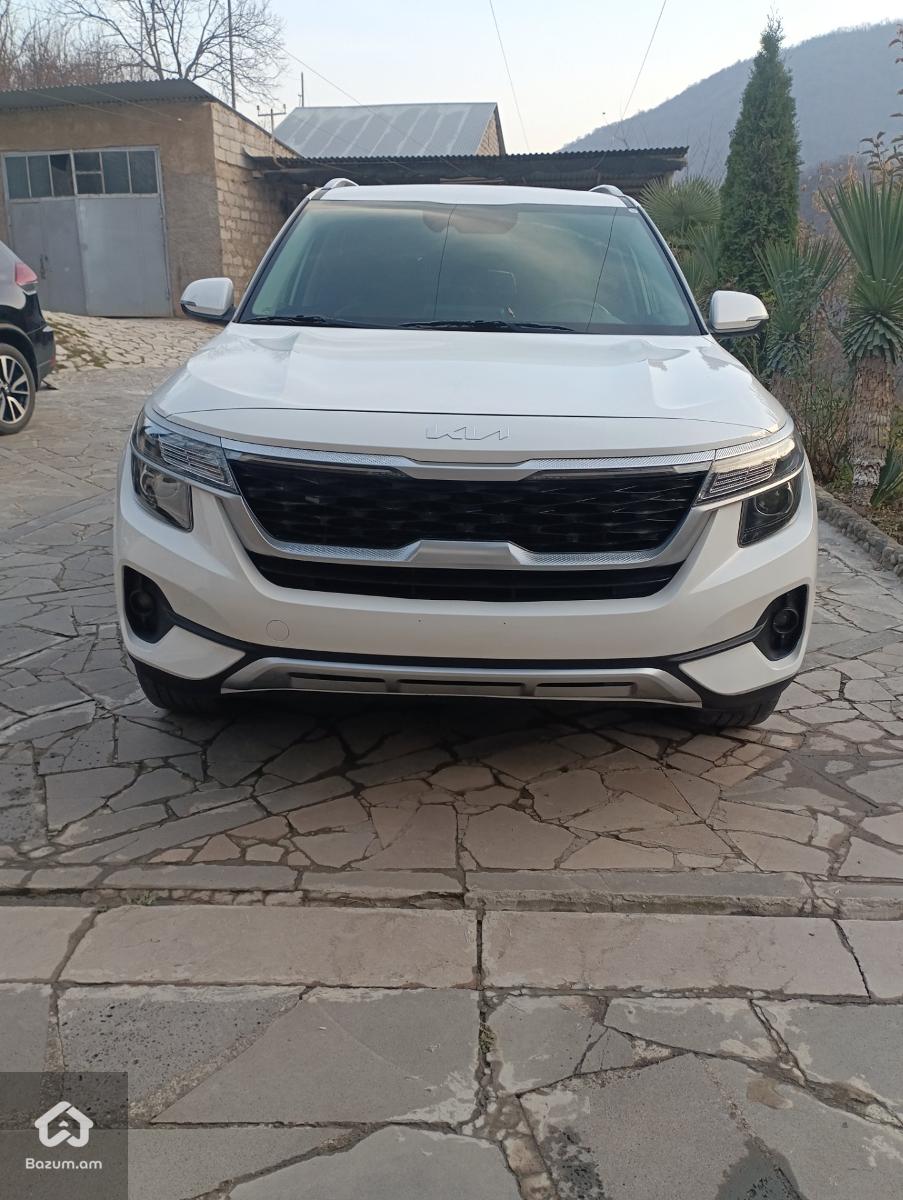 Kia Seltos EX - image 3