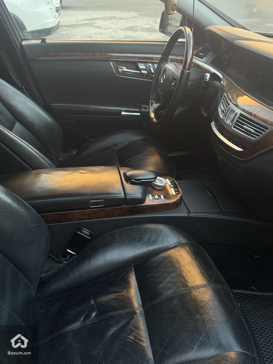 Mercedes - image 5