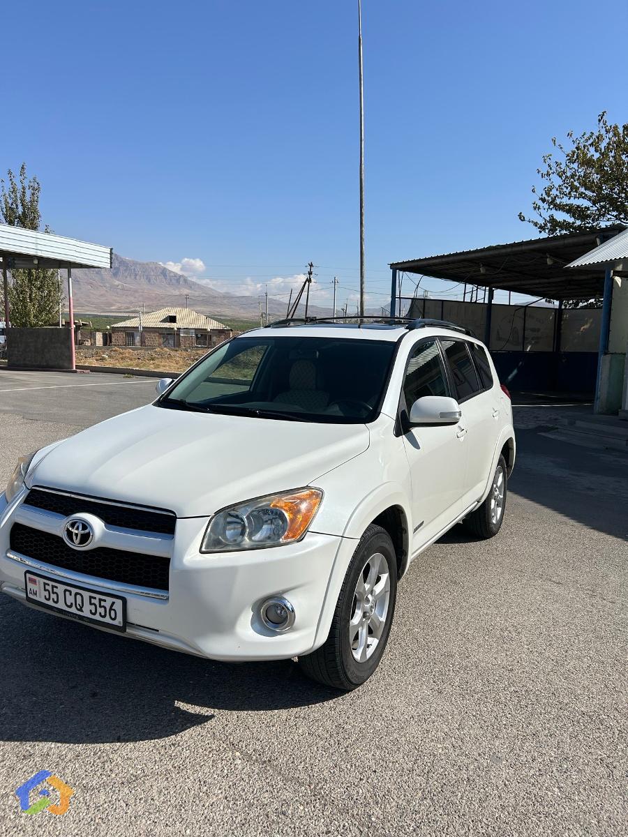 Toyota Rav4 - image 1